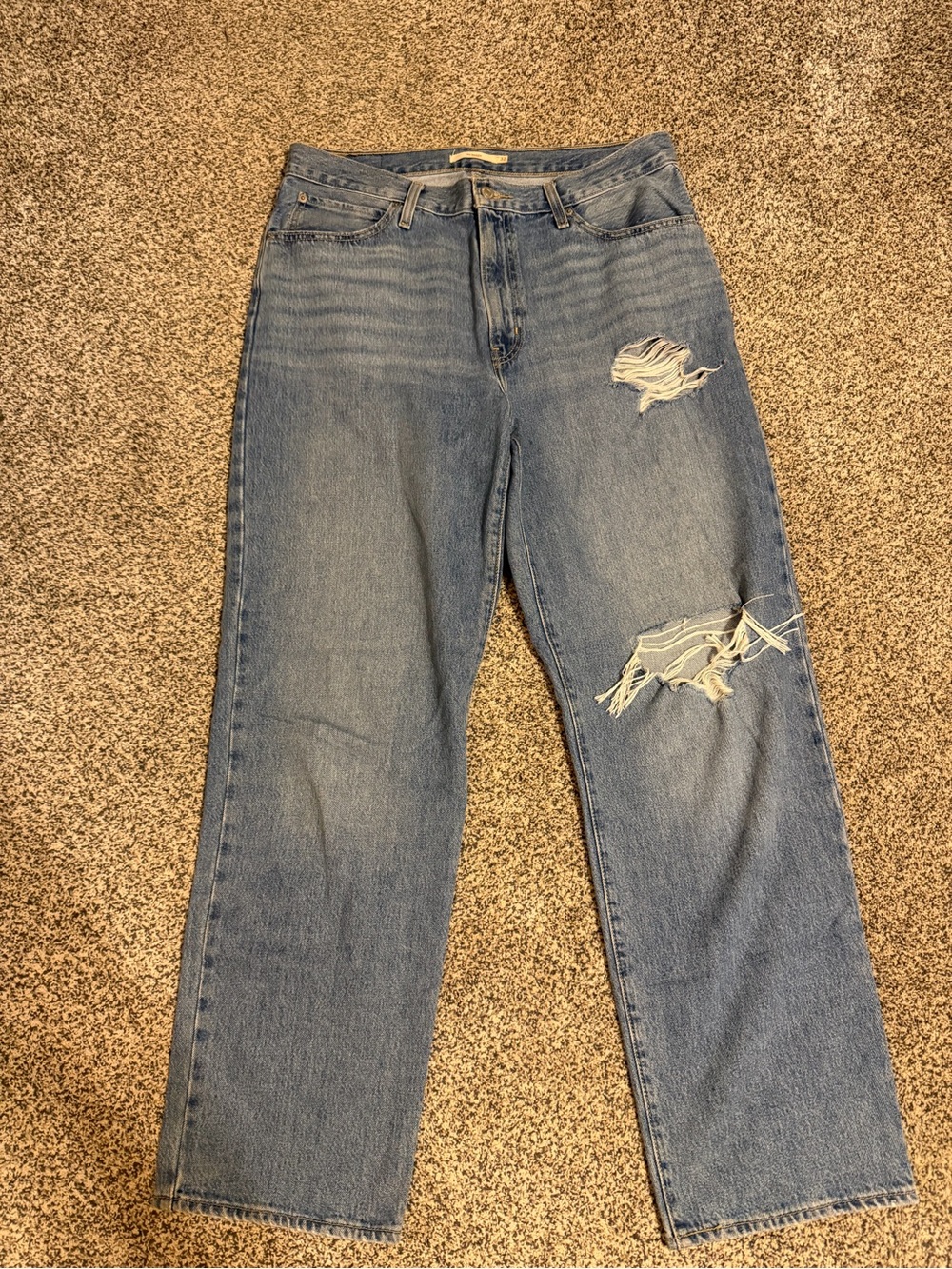 Levi's Women's Light Blue Straight-Leg Distressed Jeans